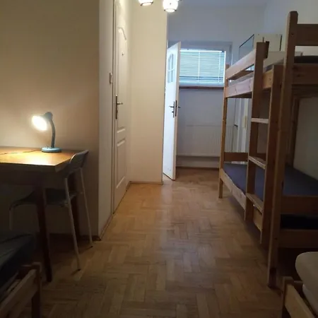 Nyva House אכסניה ורשה