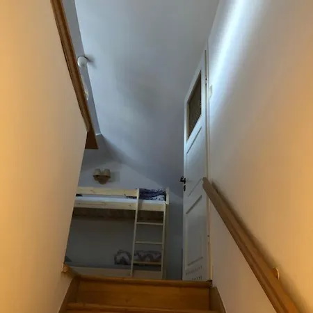 Nyva House אכסניה *